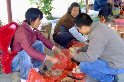 不用出遠(yuǎn)門就解決了農(nóng)副產(chǎn)品銷售問題